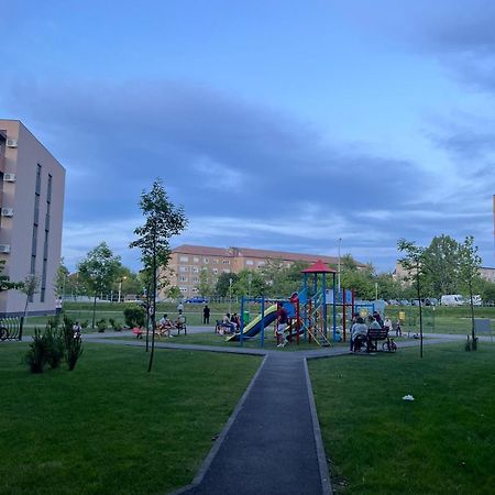 Universitatii Rooms Oradea Bagian luar foto