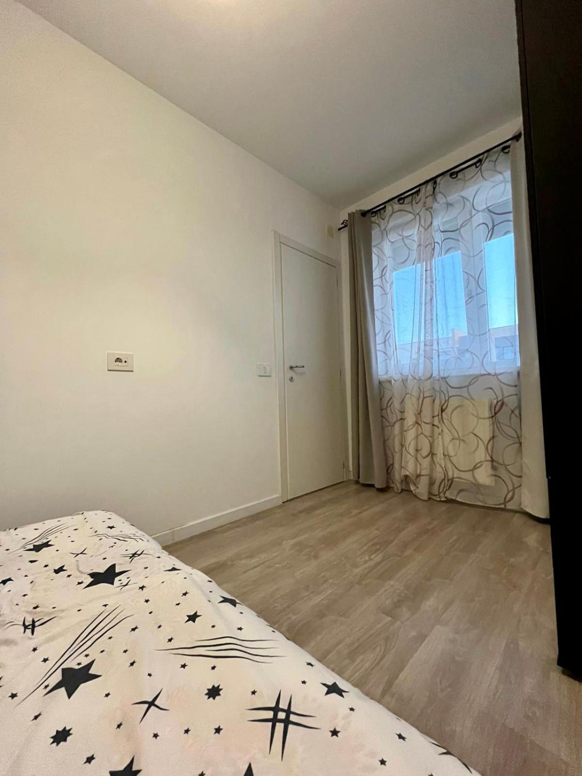 Universitatii Rooms Oradea Bagian luar foto